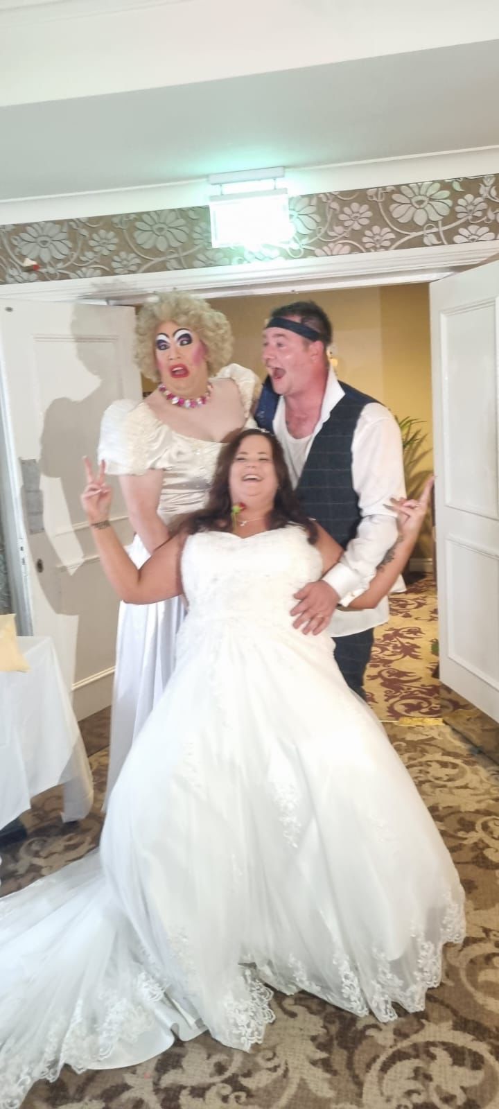 Drag Queen Wedding Crasher – weddingcrasher4